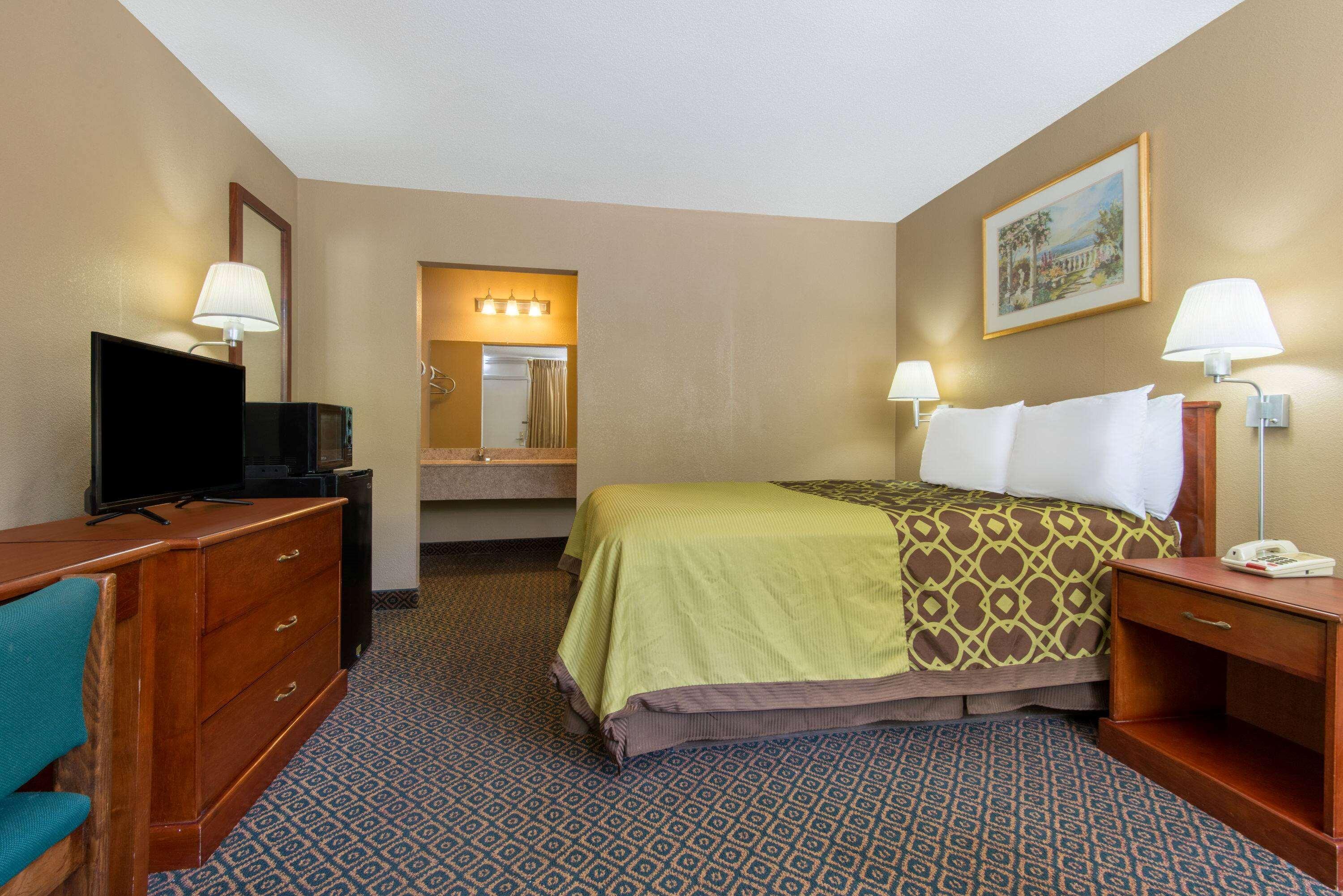 Days Inn By Wyndham Clanton Al Exterior foto
