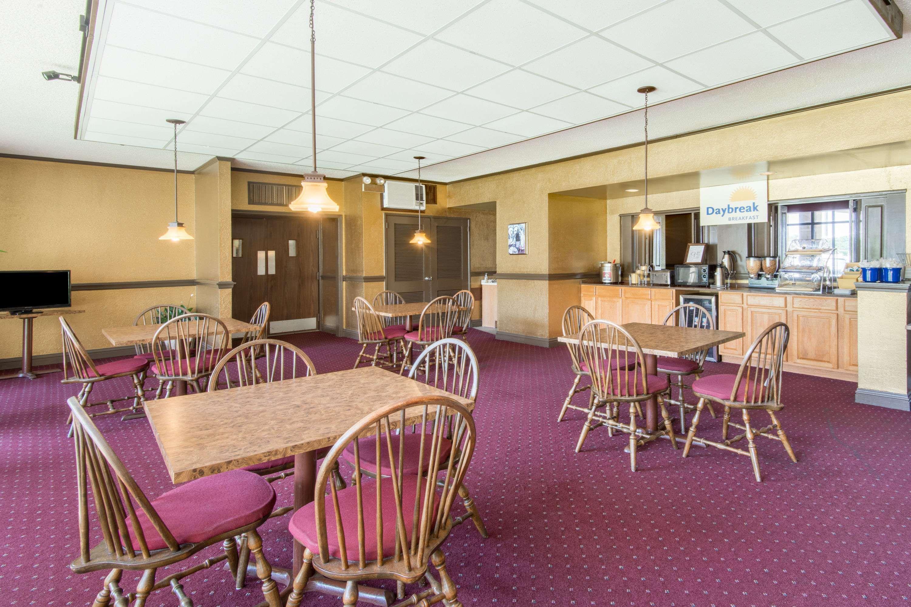 Days Inn By Wyndham Clanton Al Exterior foto